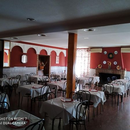 Hostal Restaurante El Parador Alcaracejos Exterior photo